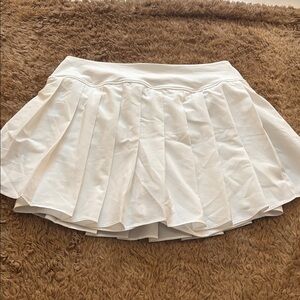 Old Navy White Pleated Skort